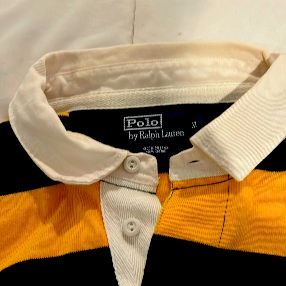Classic fit white collar rugby shirt